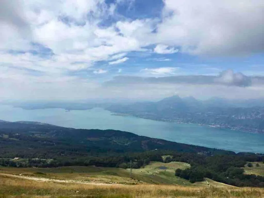 Villa Prada Beauty Through Pastures And Lake Garda 布伦佐内堡