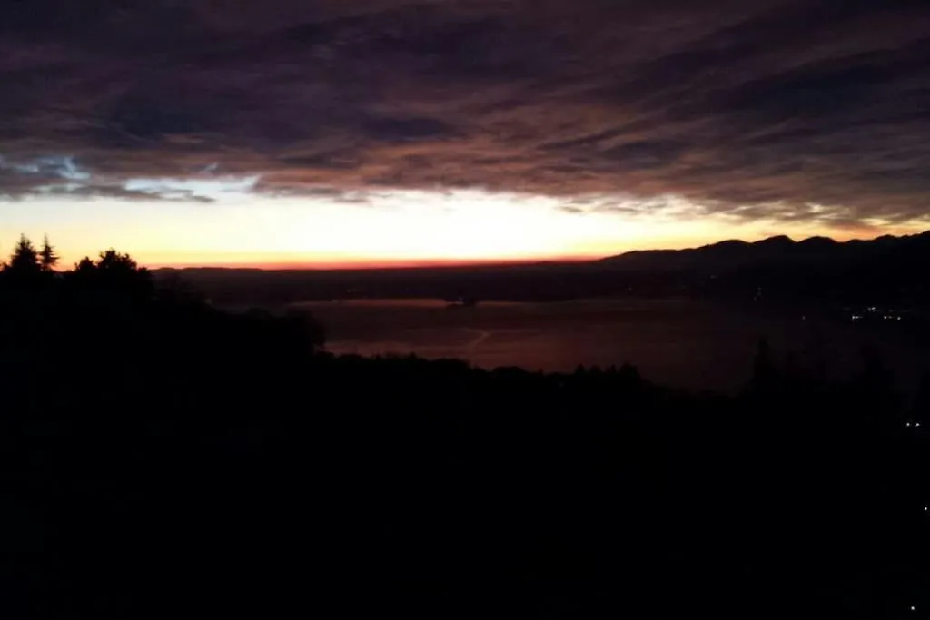 Villa Prada Beauty Through Pastures And Lake Garda 布伦佐内堡
