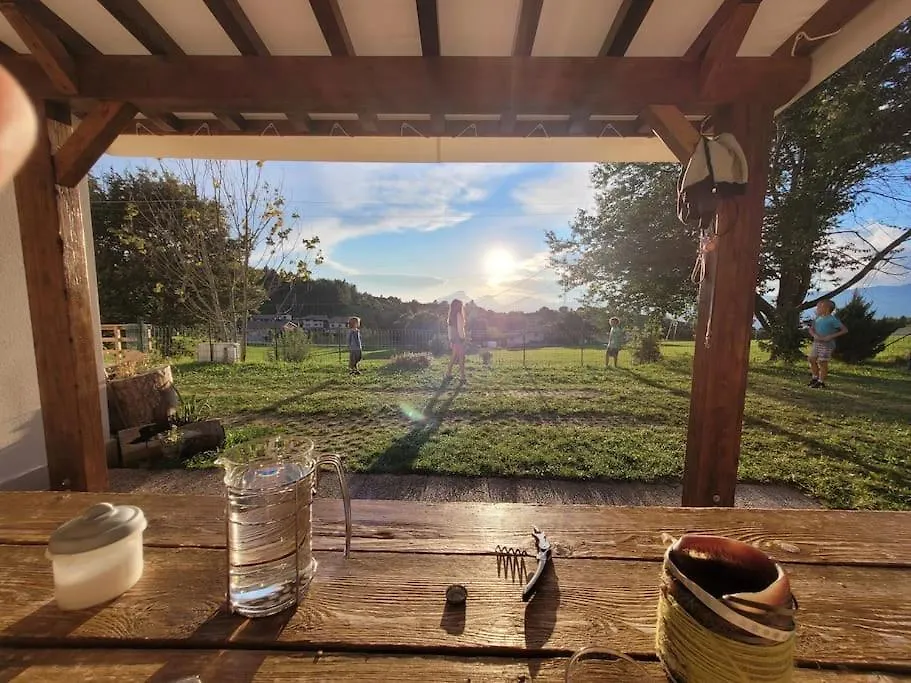Villa Prada Beauty Through Pastures And Lake Garda 布伦佐内堡
