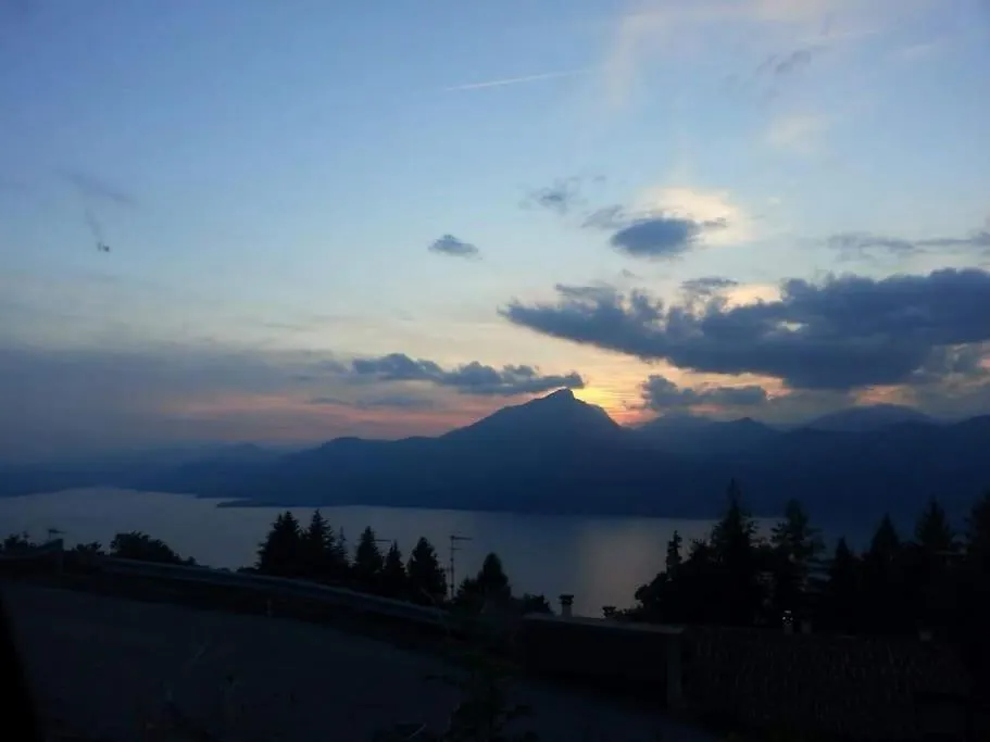 Villa Prada Beauty Through Pastures And Lake Garda 布伦佐内堡