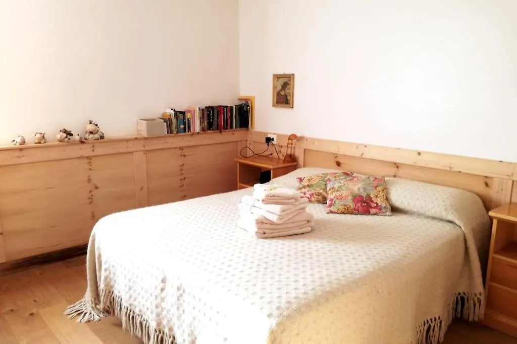 Villa Prada Beauty Through Pastures And Lake Garda 布伦佐内堡 意大利