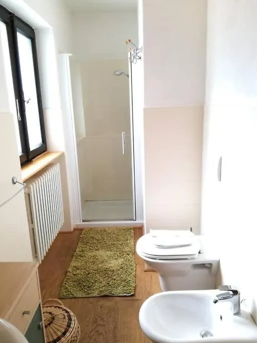 Villa Prada Beauty Through Pastures And Lake Garda 布伦佐内堡