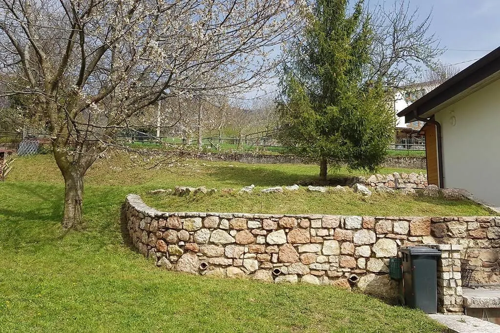 Villa Prada Beauty Through Pastures And Lake Garda 布伦佐内堡
