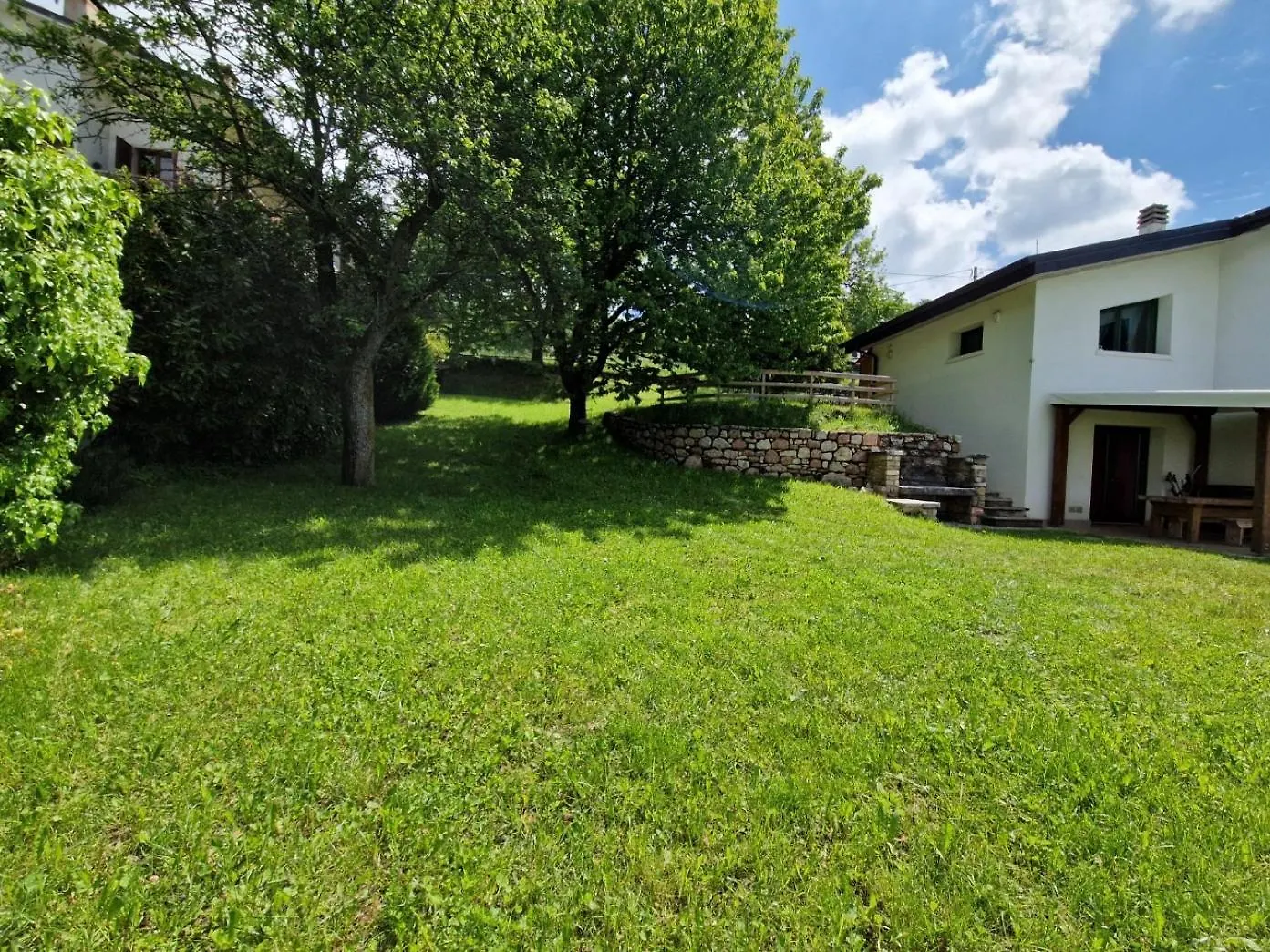 Villa Prada Beauty Through Pastures And Lake Garda 布伦佐内堡 意大利